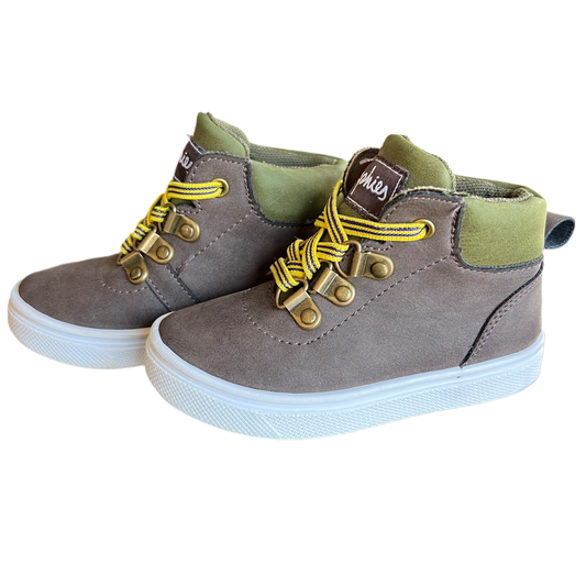 Oomphies Sneakers (7c)