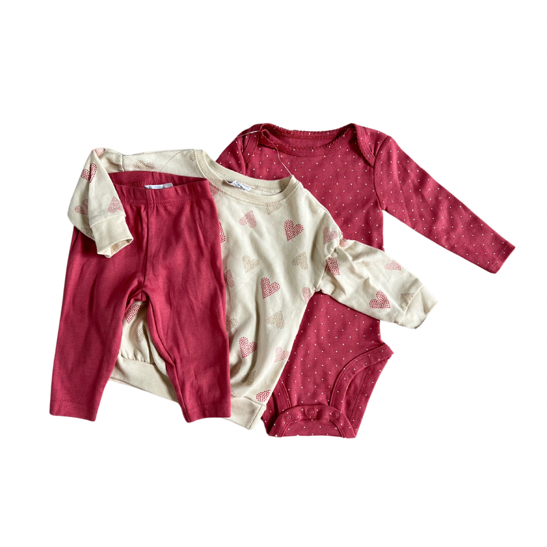 Carters Heart Set NEW (6 Mo.)