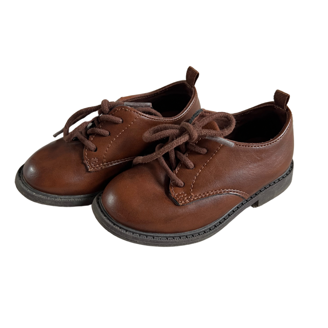 Carters Oxford Shoe (Size 7)